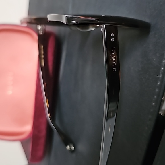 Gucci Sunglasses - Picture 2 of 3